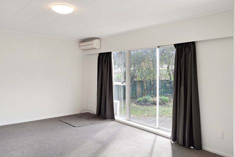Photo of property in 8f1- Garth Lane, Maoribank, Upper Hutt, 5018