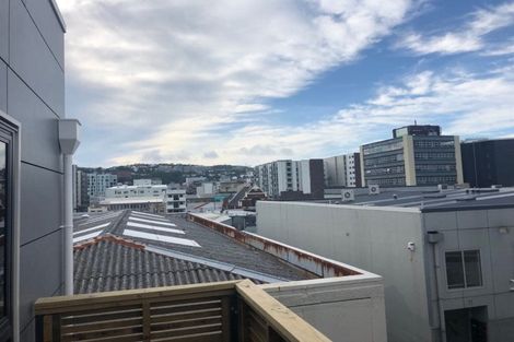 Photo of property in Victoria Villas, 50/35u Pirie Street, Mount Victoria, Wellington, 6011