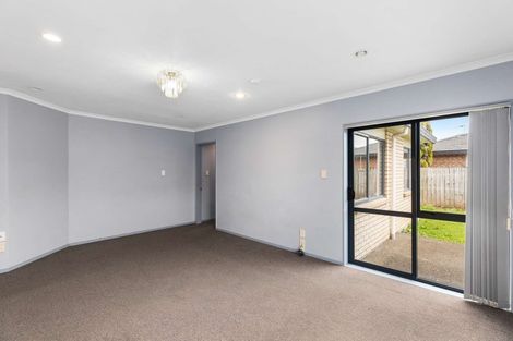 Photo of property in 100a Manuroa Road, Takanini, 2112