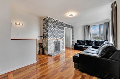 Photo of property in 11 James Street, Glenfield, Auckland, 0629