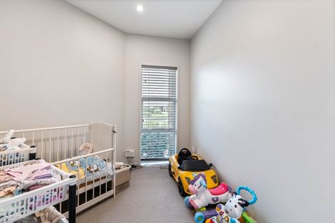 Photo of property in 4 Links Drive, Waiwhakaiho, New Plymouth, 4312