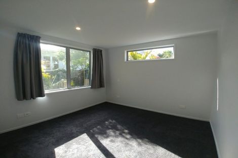 Photo of property in 28 Pupuke Road, Hillcrest, Auckland, 0627