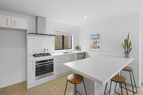 Photo of property in 9u1 Surrey Street, Tawa, Wellington, 5028