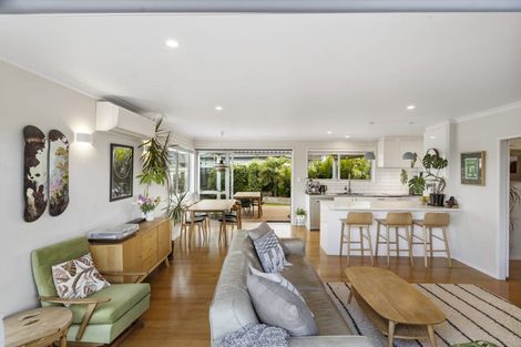 Photo of property in 2 Hatton Road, Orewa, 0931