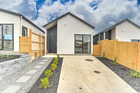 Photo of property in 15 Horokaka Street, Massey, Auckland, 0614