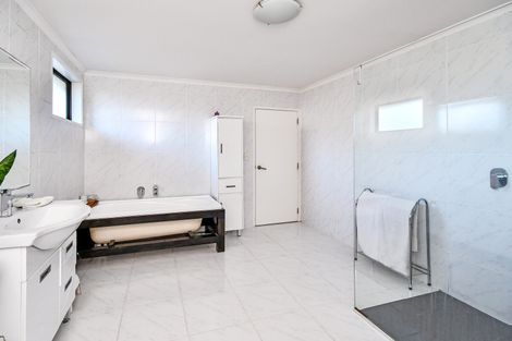 Photo of property in 16b Alexander Street, Cockle Bay, Auckland, 2014