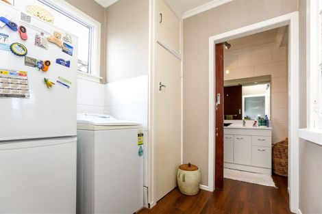 Photo of property in 2 Karamu Street, Strandon, New Plymouth, 4312