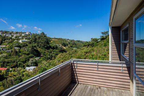 Photo of property in 51 Tiketike Way, Brooklyn, Wellington, 6021