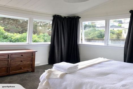 Photo of property in 15 Dunmail Way, Newlands, Wellington, 6037