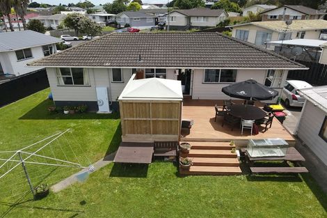 Photo of property in 21 Crampton Place, Manurewa, Auckland, 2102