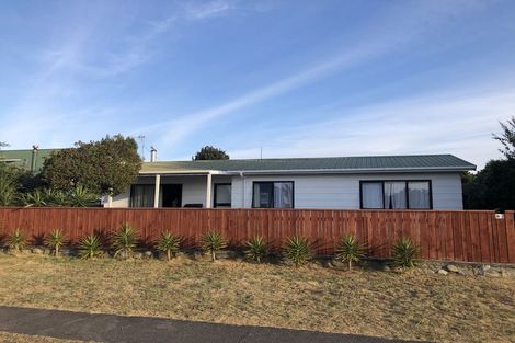 Photo of property in 6a Percival Road, Paraparaumu Beach, Paraparaumu, 5032