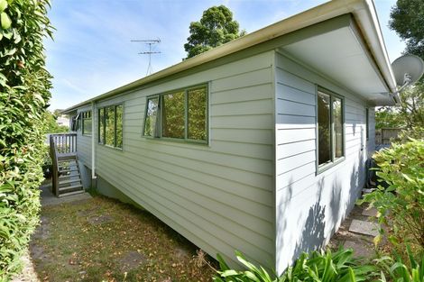 Photo of property in 33a Kia Ora Road, Beach Haven, Auckland, 0626