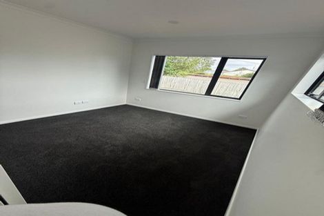 Photo of property in 16 Christmas Road, Manurewa, Auckland, 2102