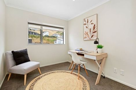 Photo of property in 127 Amesbury Drive, Churton Park, Wellington, 6037