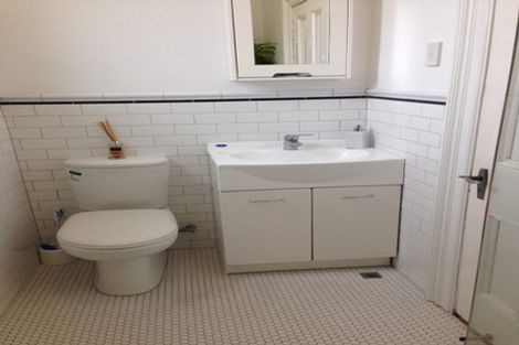 Photo of property in 69 Rolleston Street, Mount Cook, Wellington, 6021