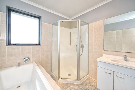Photo of property in 8 Kokako Rise, Papakura, 2110