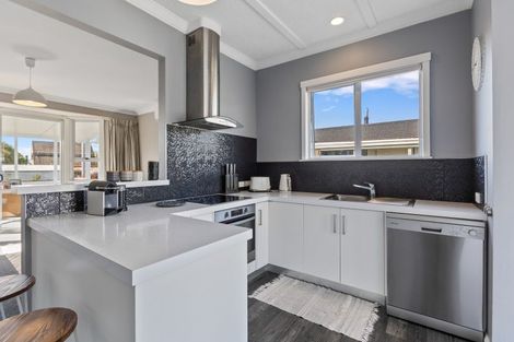 Photo of property in 62 Rewa Street, Inglewood, 4330