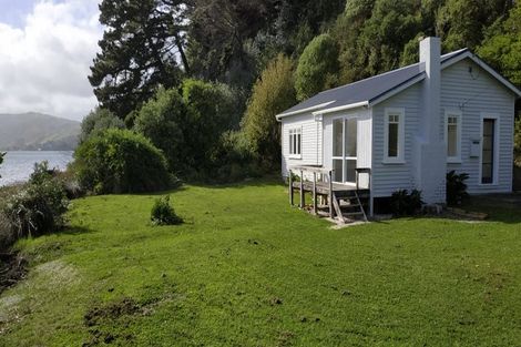 Photo of property in 57-59 Seaview Road, Paremata, Porirua, 5024