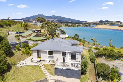 Photo of property in 9 Helen Place, Raglan, 3225
