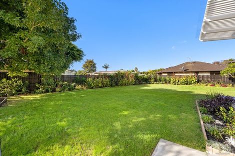 Photo of property in 56 Dale Crescent, Pakuranga, Auckland, 2010