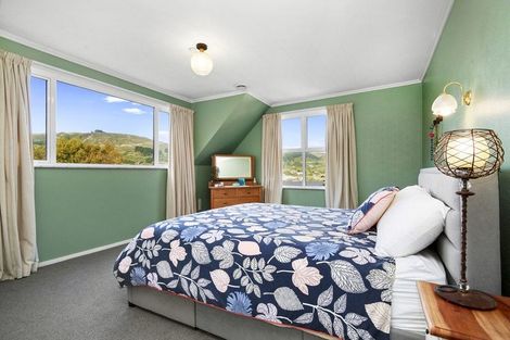 Photo of property in 6 Thomas Hook Street, Tawa, Wellington, 5028