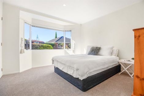 Photo of property in 25 Neil Avenue, Te Atatu Peninsula, Auckland, 0610