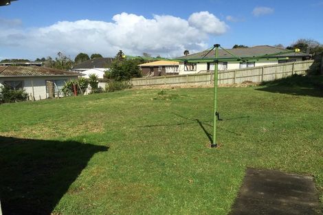 Photo of property in 10 Christmas Road, Manurewa, Auckland, 2102