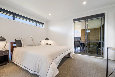 Photo of property in 8 Remana Crescent, Huapai, Kumeu, 0810