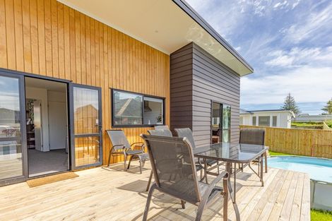 Photo of property in 5a Karaka Street, Castlecliff, Wanganui, 4501