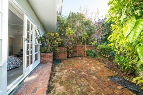 Photo of property in 10 Court Road, Tawa, Wellington, 5028