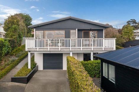 Photo of property in 5 Holiday Road, Stanmore Bay, Whangaparaoa, 0932