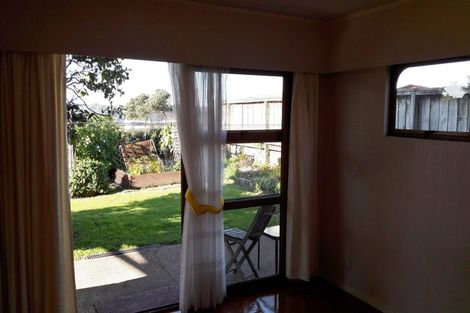 Photo of property in 33 Melandra Road, Stanmore Bay, Whangaparaoa, 0932
