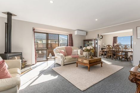 Photo of property in 21 Landsdowne Terrace, Karori, Wellington, 6012
