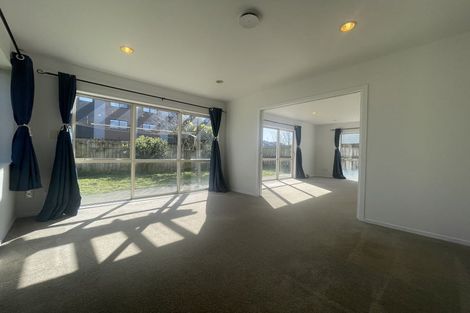 Photo of property in 7 Merlot Way, Te Atatu South, Auckland, 0610