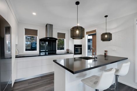 Photo of property in 4 Kakariki Lane, Waiwhakaiho, New Plymouth, 4312