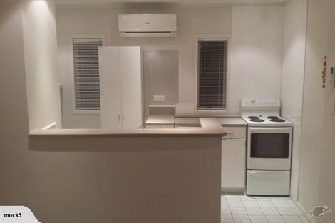 Photo of property in 35 Cyclarama Crescent, Massey, Auckland, 0614