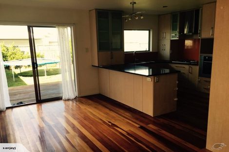 Photo of property in 18 Kirrie Avenue, Te Atatu South, Auckland, 0610
