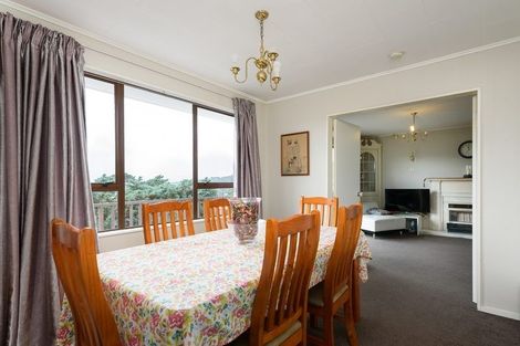 Photo of property in 76 Thurleigh Grove, Karori, Wellington, 6012