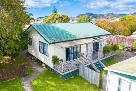 Photo of property in 9 Meadow Drive, Whitianga, 3510