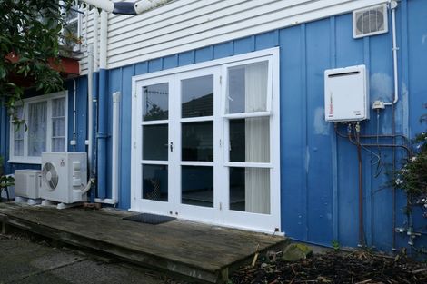 Photo of property in 82 Severn Street, Island Bay, Wellington, 6023