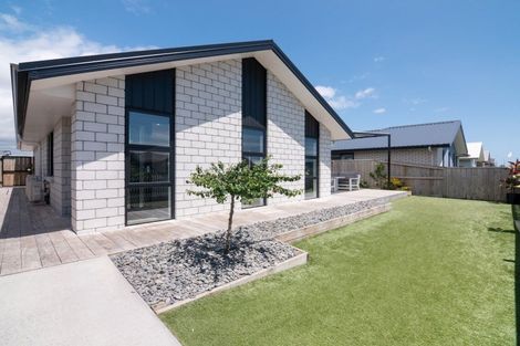 Photo of property in 202 Te Okuroa Drive, Papamoa, 3118