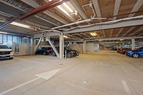 Photo of property in Patent 326 Apartments, 404s/326 Evans Bay Parade, Hataitai, Wellington, 6021