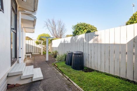 Photo of property in 1a Heath Street, St Andrews, Hamilton, 3200