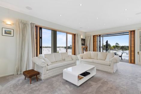 Photo of property in 15 Rahui Road, Greenhithe, Auckland, 0632
