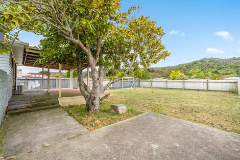 Photo of property in 43 Donnelley Drive, Wainuiomata, Lower Hutt, 5014
