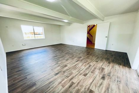 Photo of property in 3 Addison Drive, Glendene, Auckland, 0602