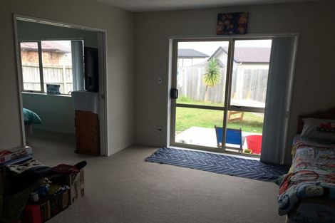 Photo of property in 4 Kereru Rise, Papakura, 2110