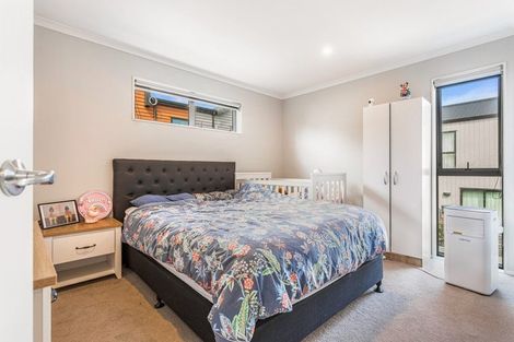 Photo of property in 11 Rangitamiro Place, Hobsonville, Auckland, 0616