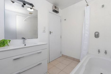 Photo of property in 32a Hunter Crescent, Wanaka, 9305