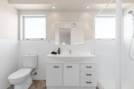 Photo of property in 1/186 Marine Parade, Mount Maunganui, 3116